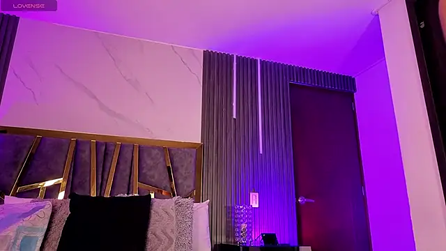 Chloe Connor online show from 04.15.26