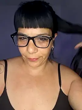 Snapshot of angielove1905 chatting on 01.14.26 angielove1905 online show from 01.14.26