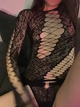 Snapshot of Annaluvv chatting on 04.23.26 Annaluvv online show from 04.23.26