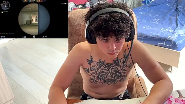 Snapshot of thisguyhasnochill chatting on 07.04.26 thisguyhasnochill online show from 07.04.26
