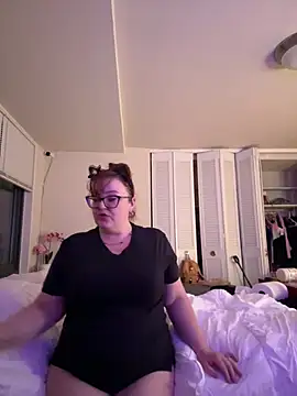 KittyCreamKisses online show from 02.06.26