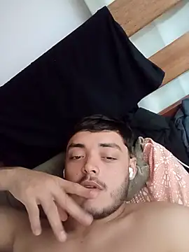 Snapshot of Juninho18c chatting on 04.16.26 Juninho18c online show from 04.16.26