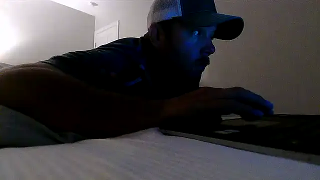 Snapshot of nuttincowboy chatting on 05.19.26 nuttincowboy online show from 05.19.26