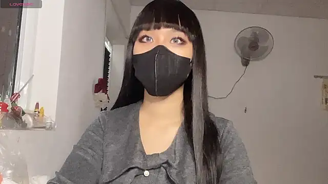 Snapshot of Tieu-May chatting on 03.01.26 Tieu-May online show from 03.01.26