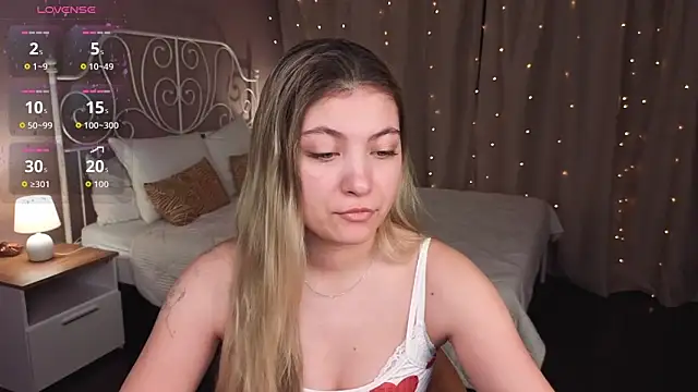 Snapshot of Angel__Grace chatting on 03.04.26 Angel Grace online show from 03.04.26