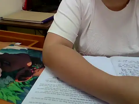 Sarah no land online show from 04.24.26