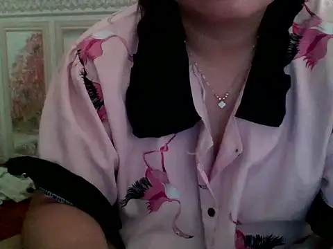 Snapshot of Sarah_no_land chatting on 06.14.26 Sarah no land online show from 06.14.26