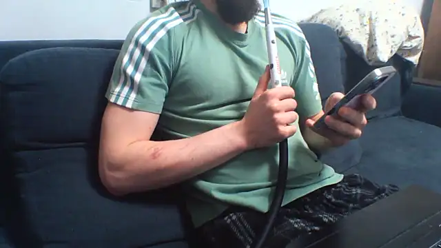 Snapshot of KaelNox chatting on 05.13.26 KaelNox online show from 05.13.26