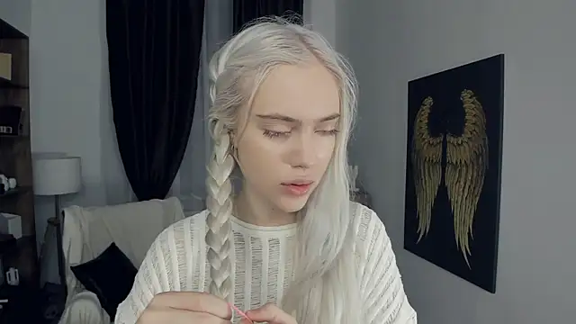 KristalCrowner online show from 02.15.26