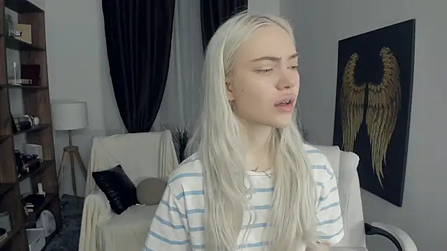 KristalCrowner online show from 02.20.26