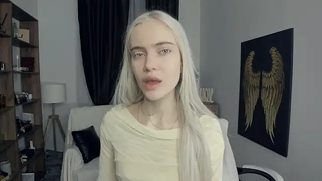 KristalCrowner online show from 02.21.26