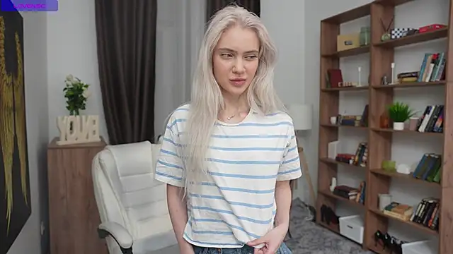 KristalCrowner online show from 04.04.26