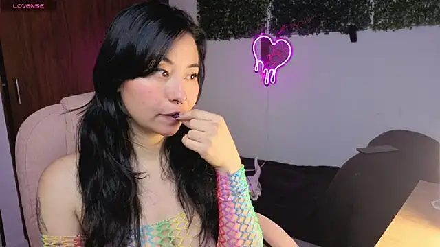 LolaOpalX online show from 04.22.26