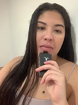Snapshot of kahraujo chatting on 06.17.26 kahraujo online show from 06.17.26