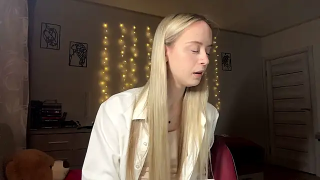 Snapshot of LatashiaOrcutt chatting on 01.15.26 LatashiaOrcutt online show from 01.15.26