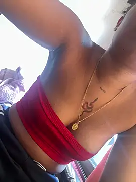 Snapshot of luucywilliams chatting on 03.25.26 luucywilliams online show from 03.25.26