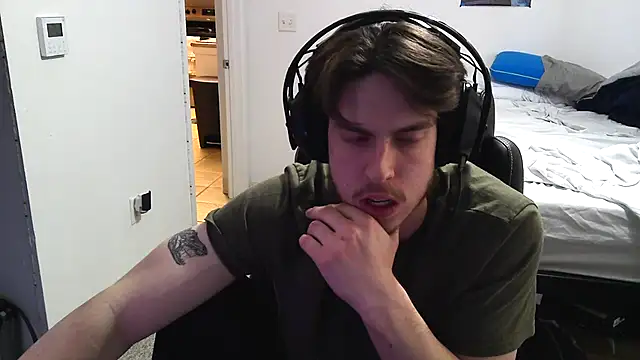 Snapshot of YummyDin chatting on 03.03.26 YummyDin online show from 03.03.26