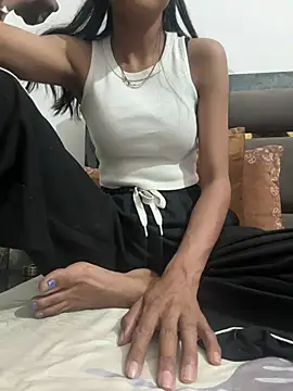 Snapshot of hina_001 chatting on 02.25.26 hina 001 online show from 02.25.26