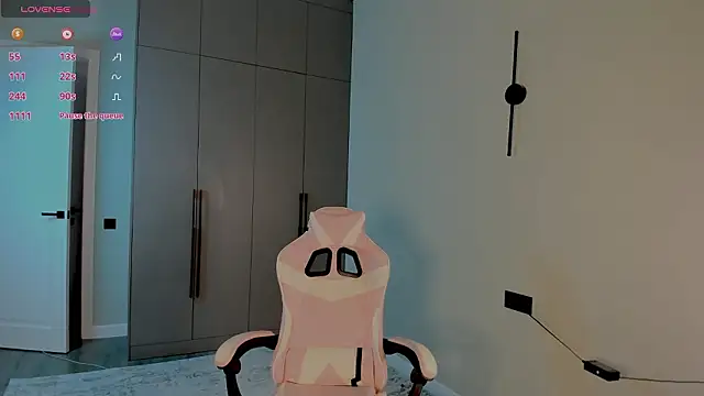 Snapshot of Aiko_mainee chatting on 02.25.26 Aiko mainee online show from 02.25.26