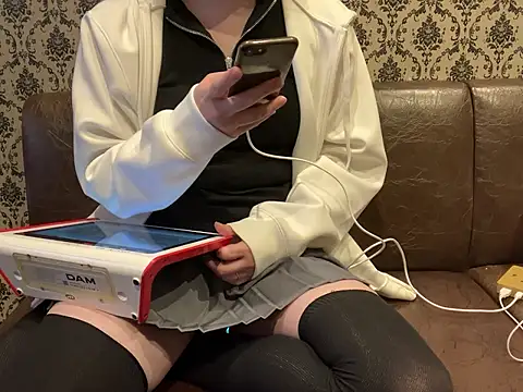 Snapshot of pon05240 chatting on 06.30.26 pon05240 online show from 06.30.26