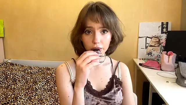 lil glow online show from 01.07.26