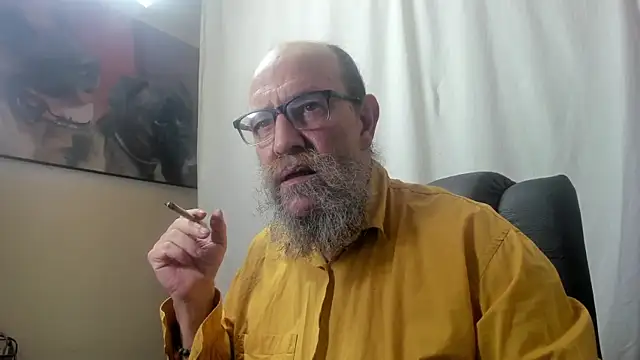 Snapshot of Uncle_Hottie chatting on 01.07.26 Uncle Hottie online show from 01.07.26