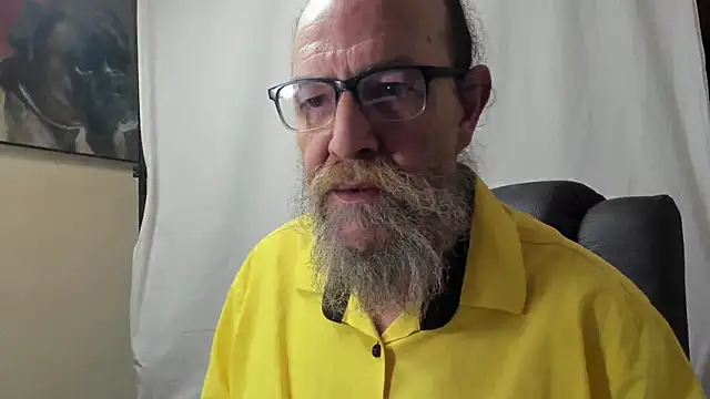 Snapshot of Uncle_Hottie chatting on 01.11.26 Uncle Hottie online show from 01.11.26