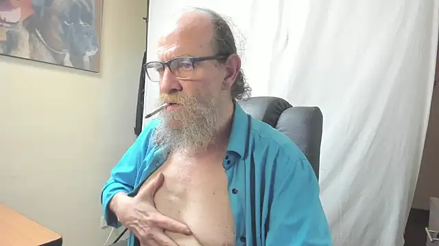Snapshot of Uncle_Hottie chatting on 02.15.26 Uncle Hottie online show from 02.15.26
