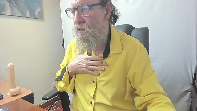 Snapshot of Uncle_Hottie chatting on 02.27.26 Uncle Hottie online show from 02.27.26