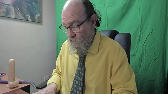 Snapshot of Uncle_Hottie chatting on 03.18.26 Uncle Hottie online show from 03.18.26