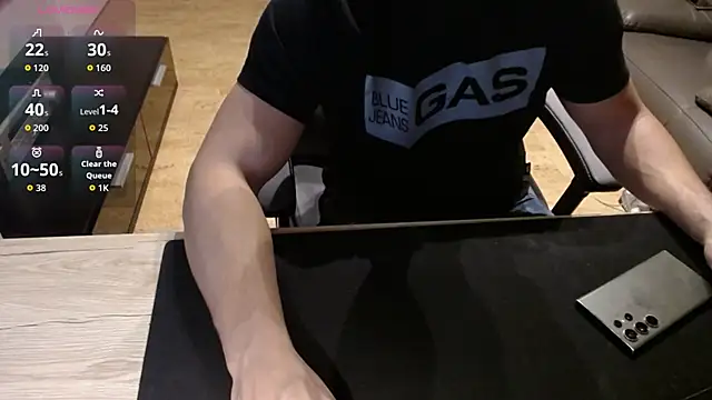 Snapshot of sensualman90 chatting on 03.19.26 sensualman90 online show from 03.19.26