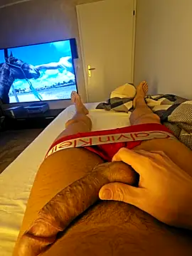 Snapshot of sensualman90 chatting on 05.10.26 sensualman90 online show from 05.10.26