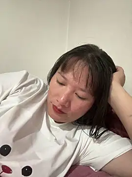 Snapshot of Suni-ii chatting on 05.14.26 Suni-ii online show from 05.14.26
