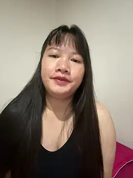 Snapshot of Suni-ii chatting on 05.19.26 Suni-ii online show from 05.19.26
