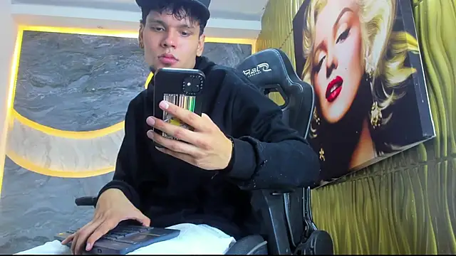 Snapshot of Lucas_hot_20 chatting on 01.19.26 Lucas hot 20 online show from 01.19.26