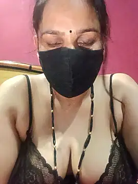 Snapshot of 01Roshani chatting on 06.09.26 01Roshani online show from 06.09.26