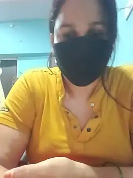Snapshot of 01Roshani chatting on 06.29.26 01Roshani online show from 06.29.26