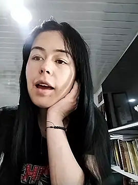 Snapshot of Heidy_Cute chatting on 01.11.26 Heidy Cute online show from 01.11.26