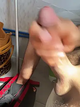 Snapshot of pitsho51 chatting on 04.14.26 pitsho51 online show from 04.14.26