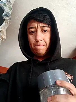 Snapshot of Hxzelmxnix chatting on 01.05.26 Hxzelmxnix online show from 01.05.26