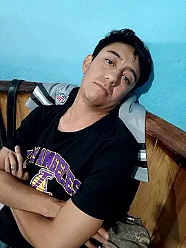 Snapshot of Hxzelmxnix chatting on 01.06.26 Hxzelmxnix online show from 01.06.26