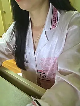 Snapshot of moon_baby99 chatting on 02.12.26 moon baby99 online show from 02.12.26