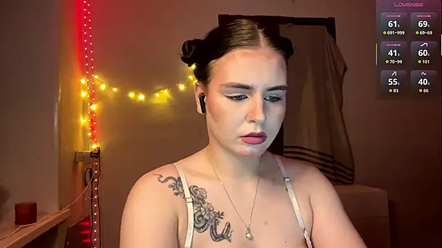 Snapshot of FerniQuam chatting on 01.14.26 FerniQuam online show from 01.14.26