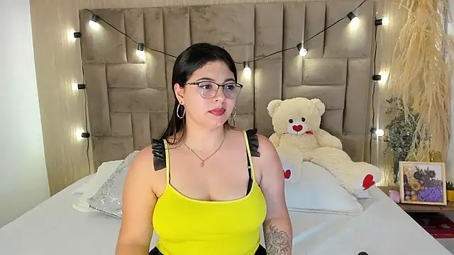 Snapshot of MiiaGreys chatting on 01.16.26 MiiaGreys online show from 01.16.26