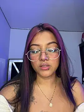 Snapshot of queen_of_you_heart chatting on 01.14.26 queen of you heart online show from 01.14.26