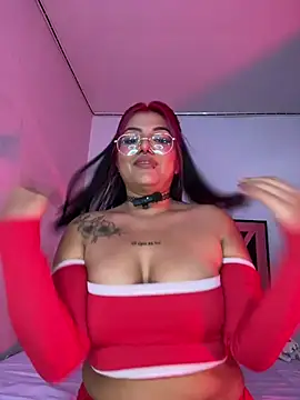 Snapshot of queen_of_you_heart chatting on 02.02.26 queen of you heart online show from 02.02.26