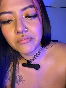 Snapshot of queen_of_you_heart chatting on 02.19.26 queen of you heart online show from 02.19.26