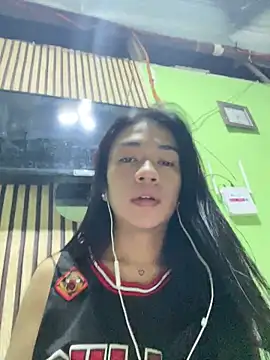Snapshot of EnviousMaddie chatting on 03.20.26 EnviousMaddie online show from 03.20.26