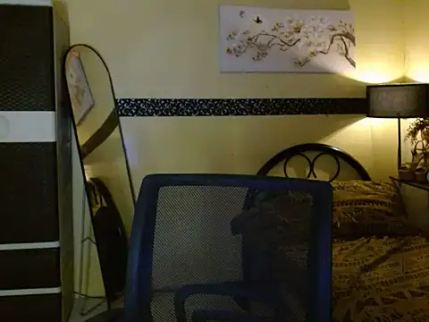 Snapshot of EnviousMaddie chatting on 03.31.26 EnviousMaddie online show from 03.31.26