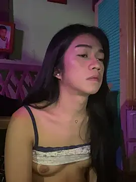 Snapshot of EnviousMaddie chatting on 04.16.26 EnviousMaddie online show from 04.16.26